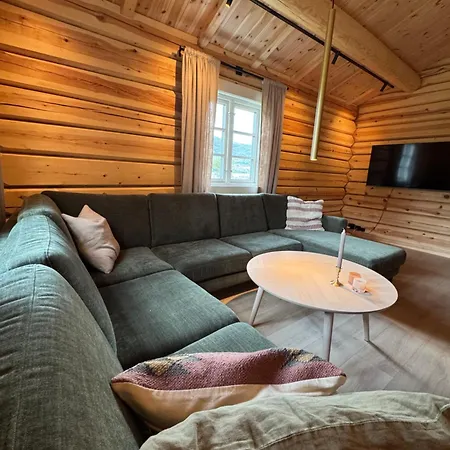 Gunhild-stugu * Skogbygdi